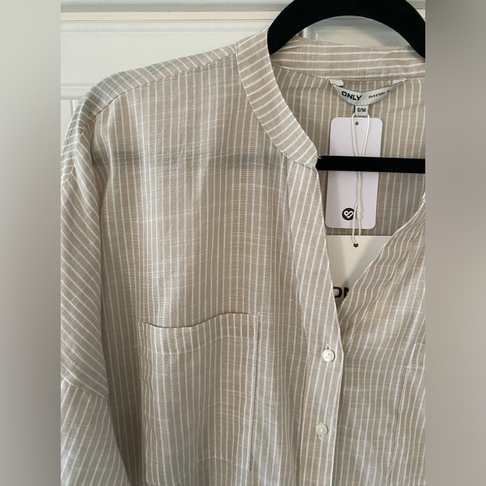 Striped Button-Up Tunic - Picture 4 of 7